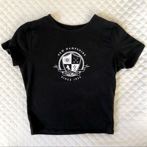 Hollister New Hampshire Black Graphic Cropped Tee Size S